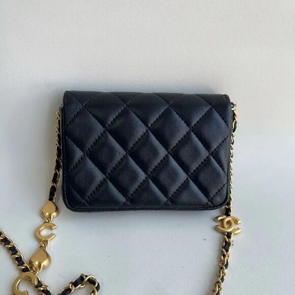 Chanel Women Pre-Loved Bag Very Good Condition - Picture 2 of 9